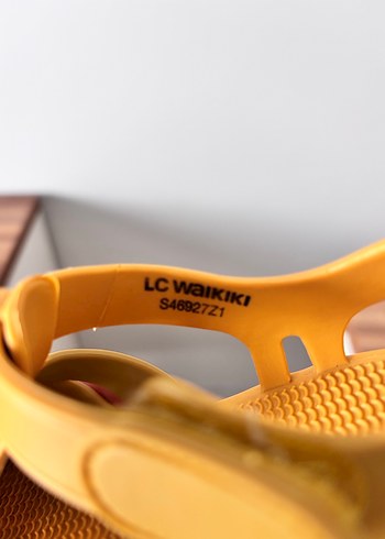 Sarı Tokalı Kız Çocuk Sandalet - Görsel 4