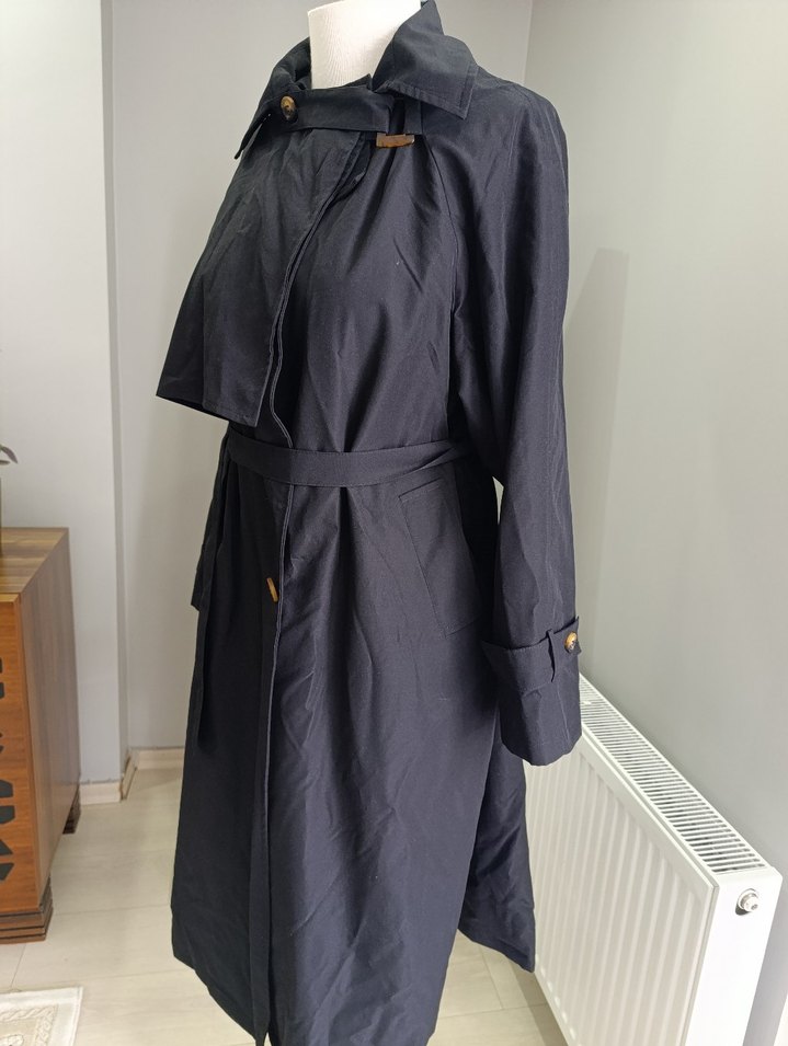 Siyah Kadın Kuşaklı Uzun Trençkot - Görsel 4