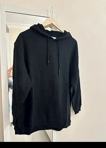 Siyah Kapüşonlu Salaş Sweatshirt