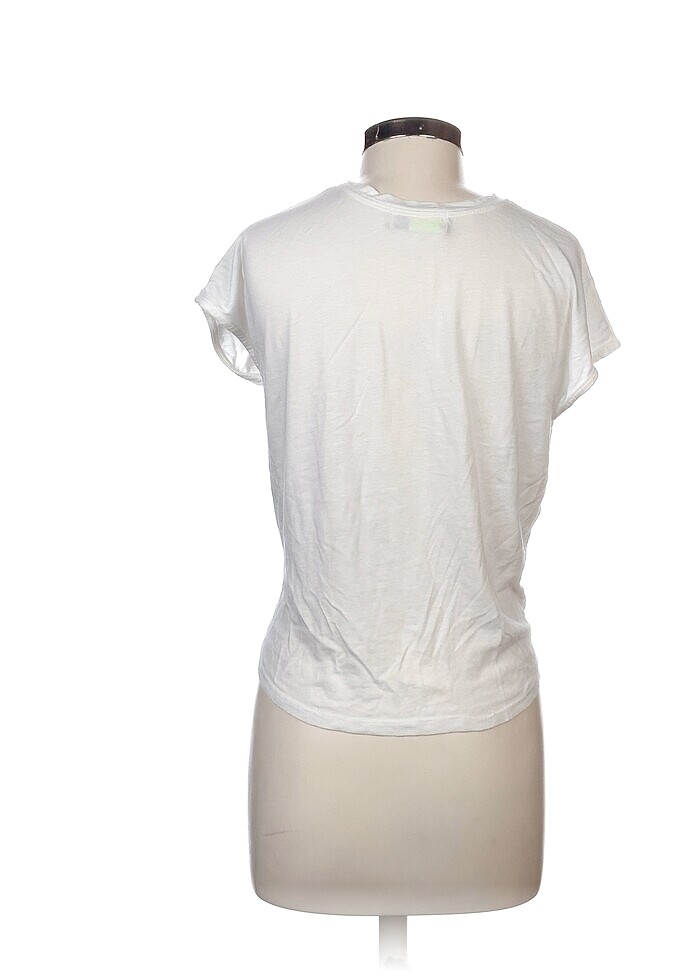 Bershka T-shirt %70 İndirimli. - Görsel 3