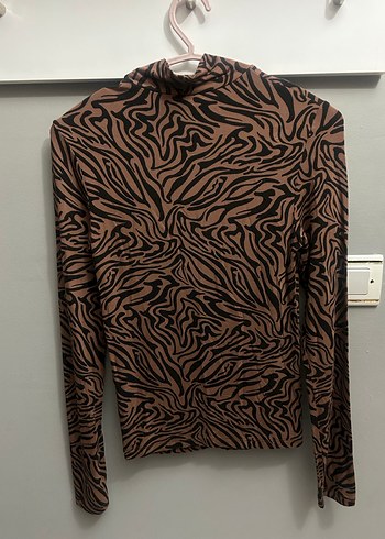 s Beden Kahverengi Zebra Desenli Boğazlı Kadın Bluz