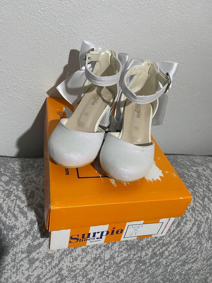 Kız Çocuk Beyaz Topuklu Fiyonk Detaylı Ayakkabı - Görsel 2