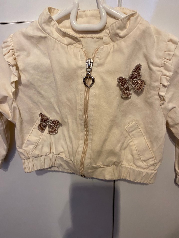 Kız Çocuk Kelebek Nakışlı Bej Ceket - Görsel 3