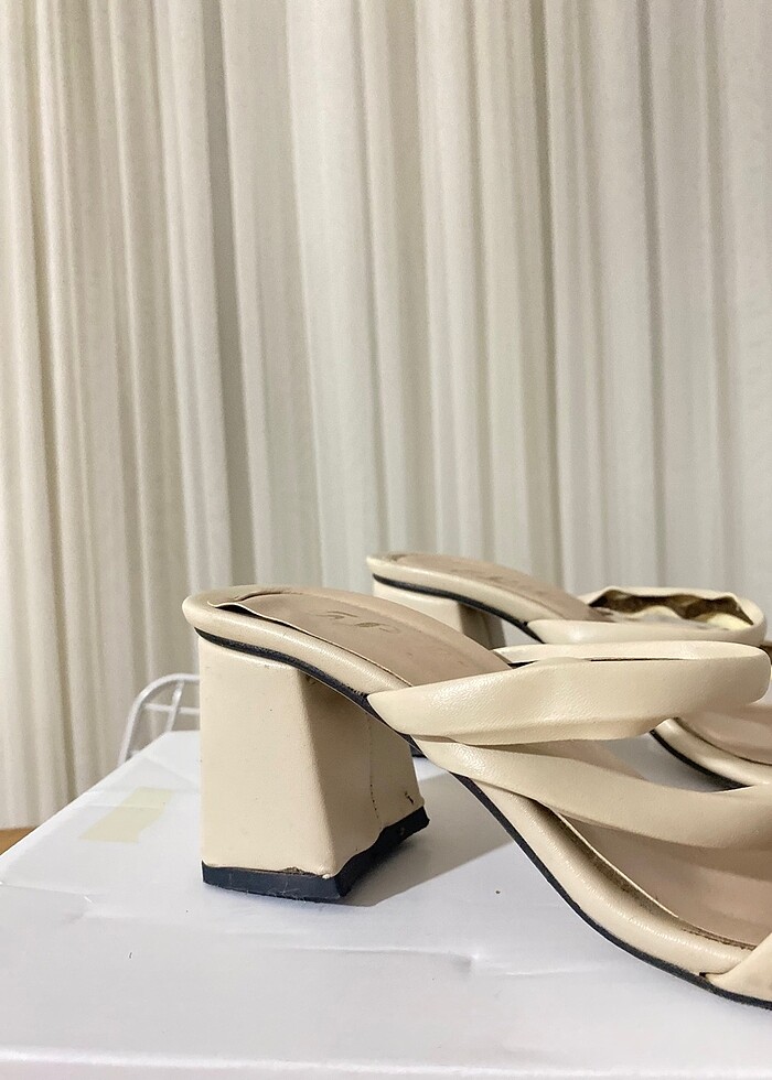 Kadın topuklu terlik - Görsel 3