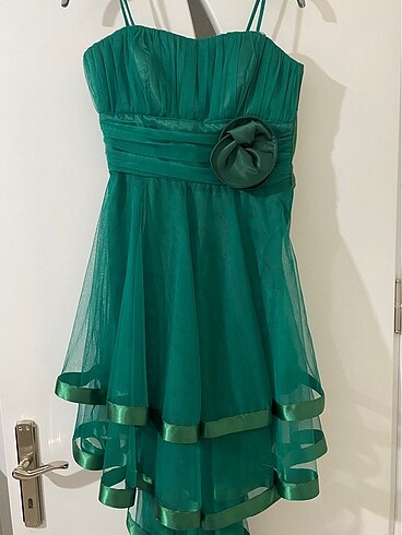 Yeşil kuyruklu abiye - Görsel 2