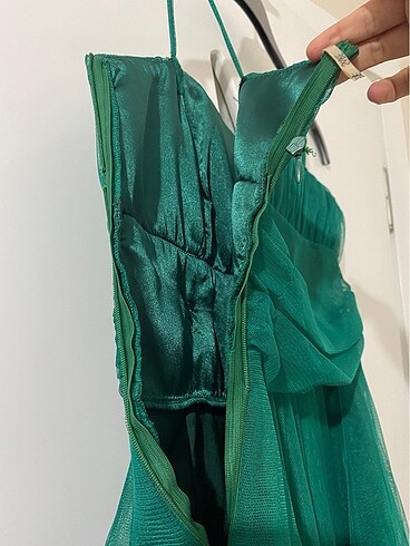 Yeşil kuyruklu abiye - Görsel 5