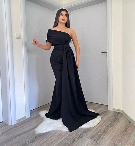 Siyah abiye elbise