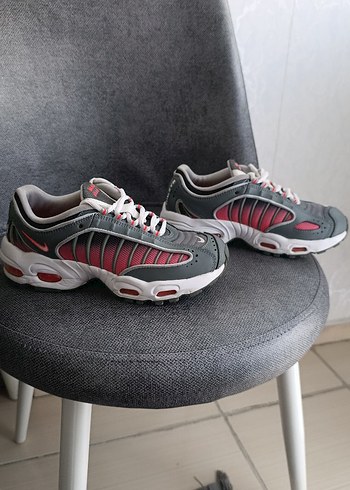 37,5 Beden Nike Kadın Gri Spor Ayakkabı
