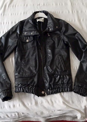 Kemer Detaylı Siyah Deri Biker Ceket