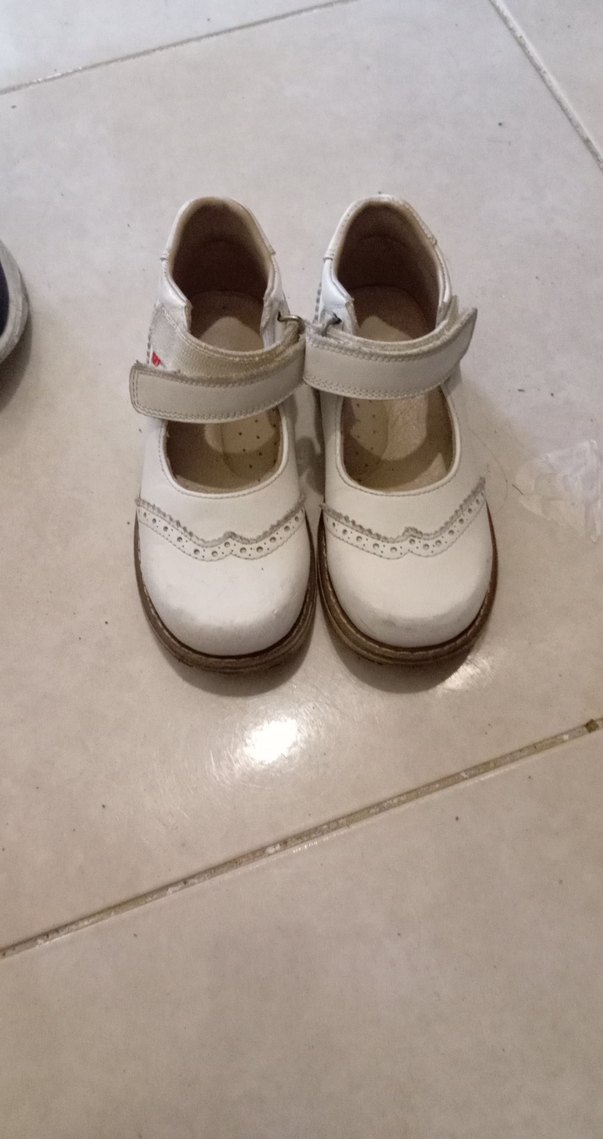 Kız Çocuk Beyaz Tokalı Babet - Görsel 2