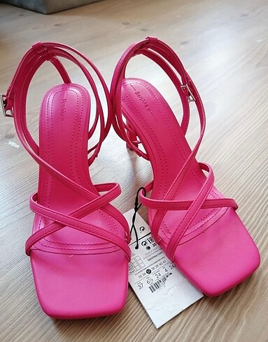 Bershka Bershka topuklu sandalet
