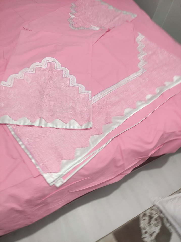 Nakış Detaylı Pembe Nevresim Takımı - Görsel 4