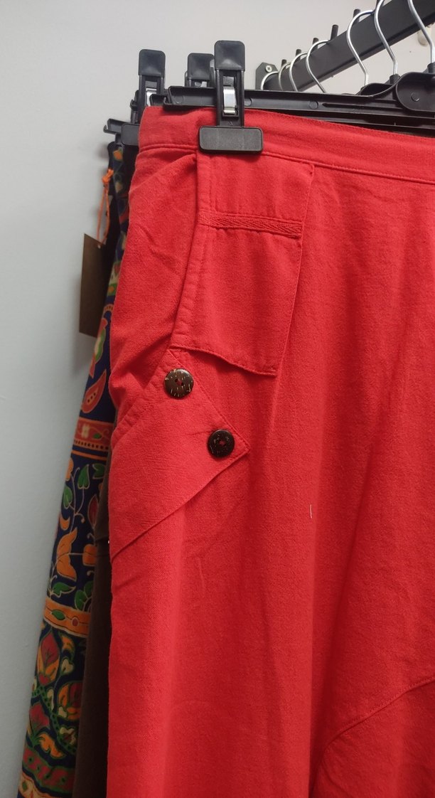 Modern şalvar. Düğmeli Kırmızı Midi Kadın Kumaş Pantolon - Görsel 2