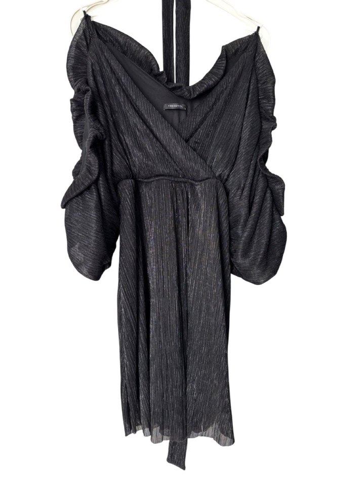 Piliseli Siyah gece Elbisesi - Görsel 2