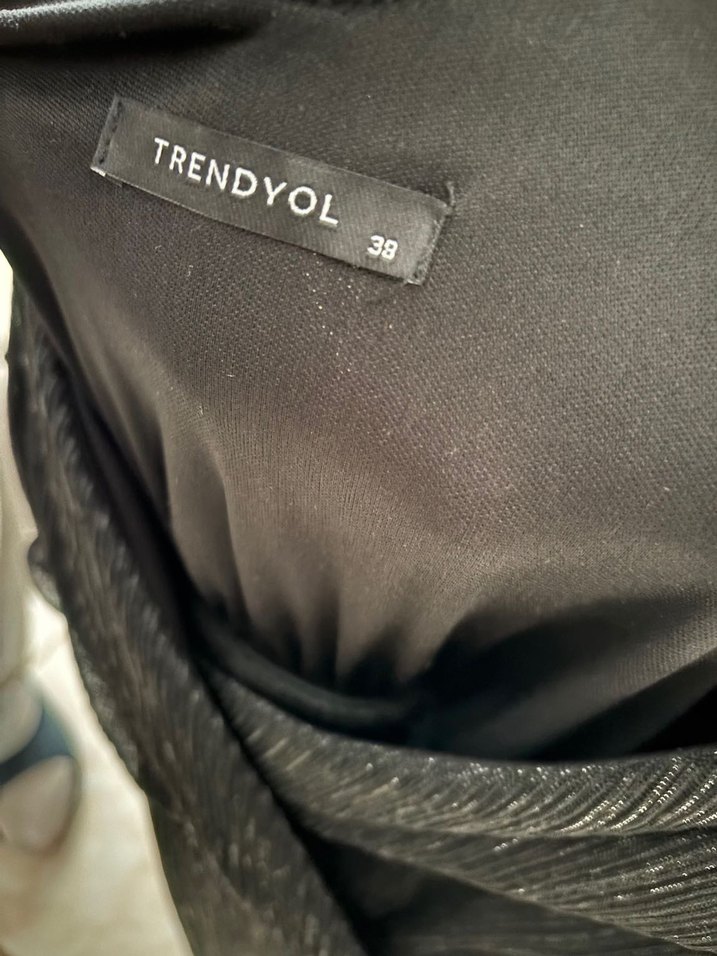 Piliseli Siyah gece Elbisesi - Görsel 5