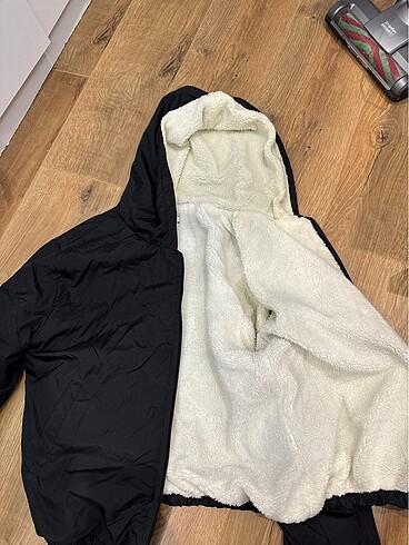 Çok az kullanılmış içi yünlü beli lastikli ceket