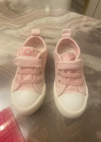 24 Beden Orıjinal bennetton Kız Çocuk Pembe Günlük Spor Ayakkabı 24