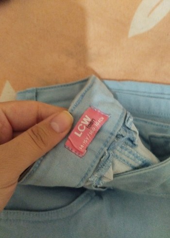 LC Waikiki Düğmeli Pastel Mavi Dar Kesim Kot