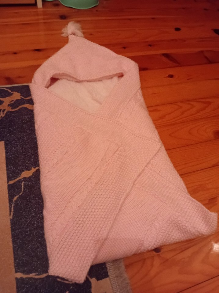 Pembe Kapüşonlu Çocuk Battaniyesi - Görsel 2