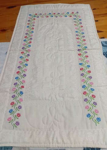 Nakışlı krem seccade