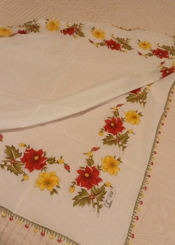 Çiçek Desenli Dantel Kenarlı Kadın Fuları - Görsel 3