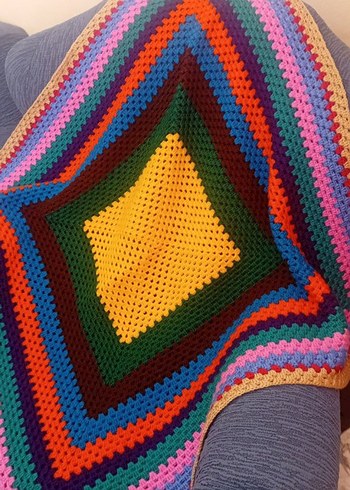 Renkli Desenli El Örgüsü Battaniye - Görsel 2