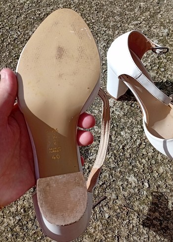 Beyaz Tokalı Kadın Topuklu Ayakkabı - Görsel 3