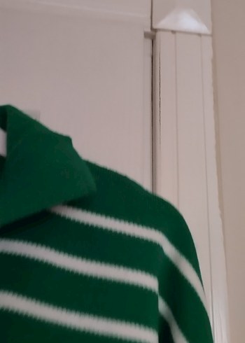 Yeşil Çizgili V Yaka Örgü Kadın Kazak - Görsel 2