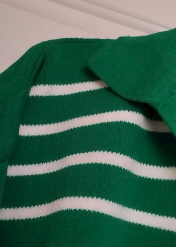 Yeşil Çizgili V Yaka Örgü Kadın Kazak - Görsel 3