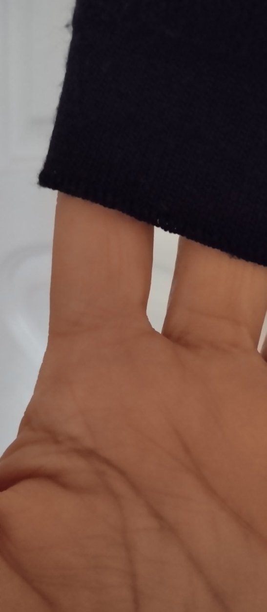 Siyah Beyaz Çizgili V Yaka Triko Kazak - Görsel 2