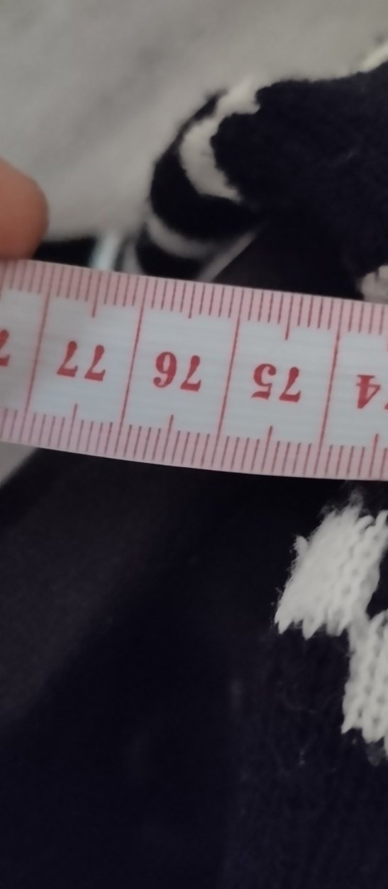 Siyah Beyaz Çizgili V Yaka Triko Kazak - Görsel 4