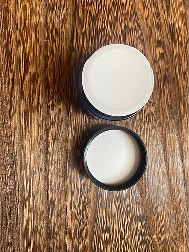 Beden Kiehl?s midnight recovery omega rich cloud cream.