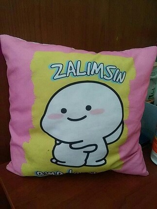 Zalımsın ama lazımsın yastığı