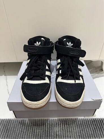 Adidas spor ayakkabı