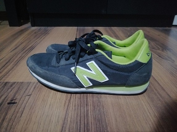 New balance siyah spor ayakkabı yeşil