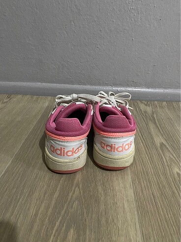 33 Beden Adidas spor ayakkabı