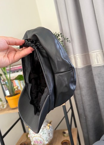 Tokalı Siyah Deri Biker Kadın Şapka - Görsel 5