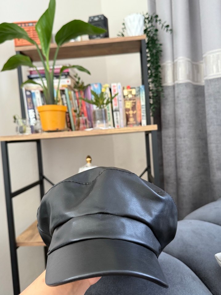 Tokalı Siyah Deri Biker Kadın Şapka - Görsel 2