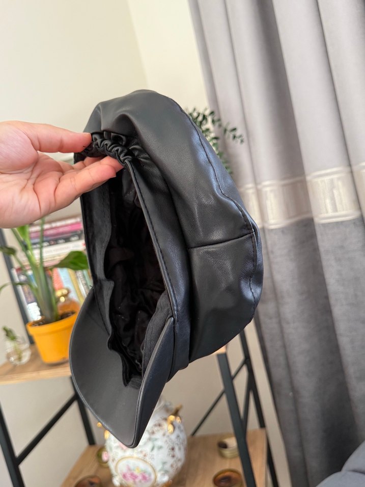 Tokalı Siyah Deri Biker Kadın Şapka - Görsel 5