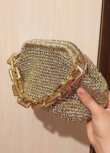 Altın gold örgü portföy çanta