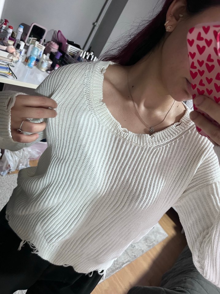 Beyaz V Yakalı Uzun Kollu Kadın Kazak - Görsel 2