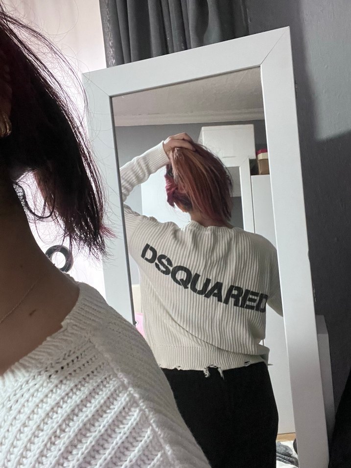 Beyaz V Yakalı Uzun Kollu Kadın Kazak - Görsel 3