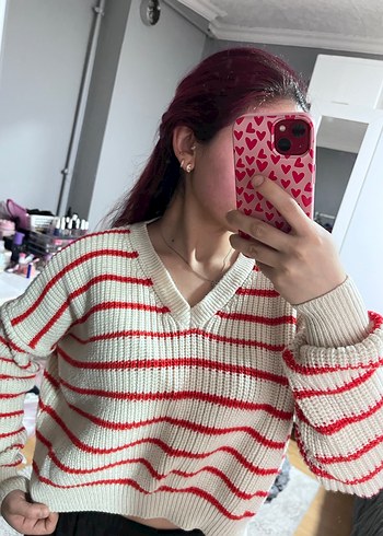 V Yaka Kırmızı Çizgili Örgü Kadın Kazak - Görsel 2