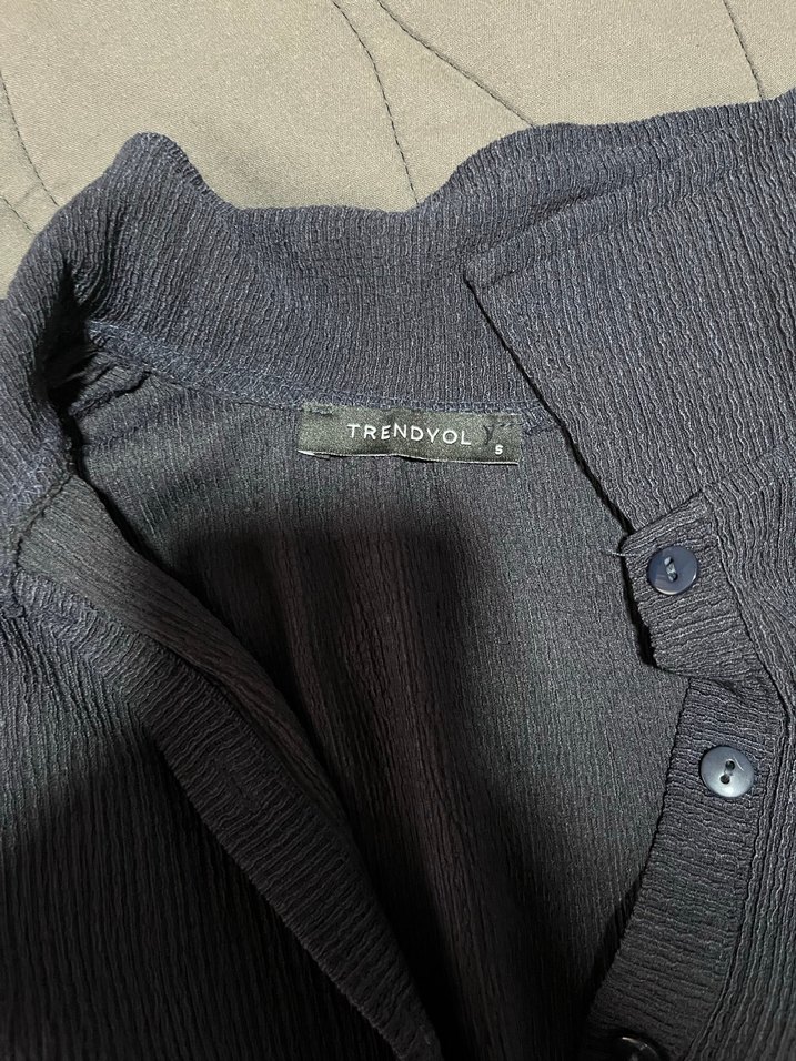 Düğmeli Siyah Kadın Bluz - Görsel 3
