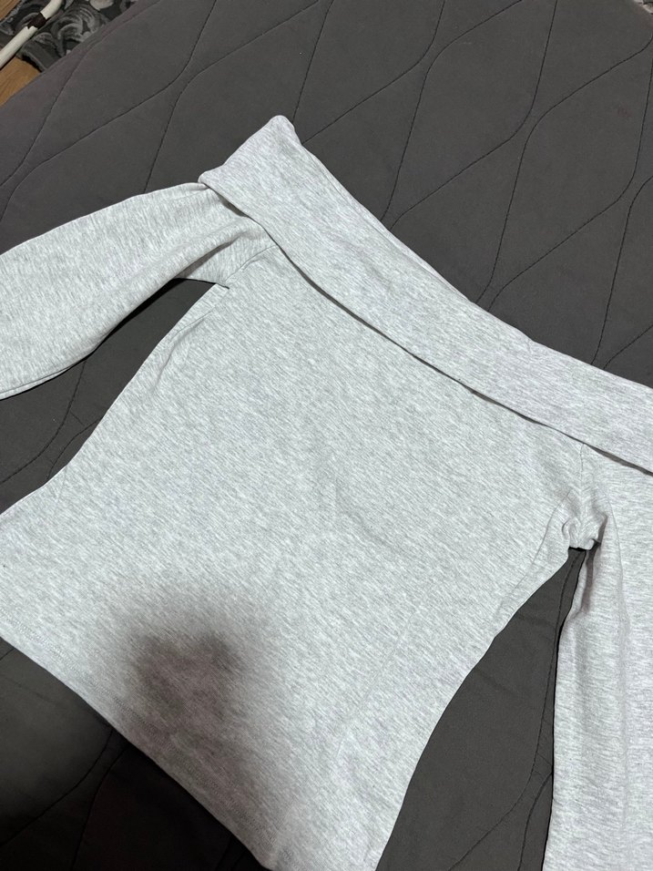 Gri Uzun Kollu Kayık Yaka Kadın Kazak - Görsel 2