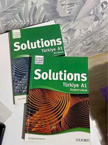 Solutions A1 wordbook ve students book ingilizce kitabı
