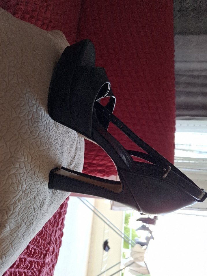 Siyah Kaliteli ve temiz kullanılmış Platform Topuklu - Görsel 3