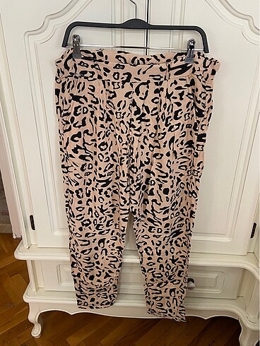 Leopar desenli pantolon - Görsel 2