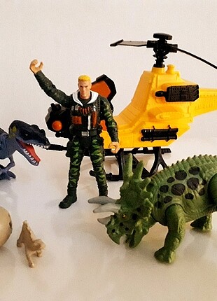 Dino valley aksiyon seti pipyon ve tank