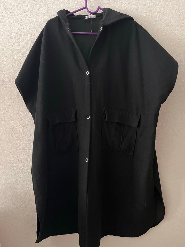 Düğmeli Siyah Midi Kadın Panço - Görsel 4